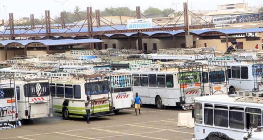 Sénégal / Grève dans le secteur du transport : Les transporteurs prolongent la grève et défient l’Etat.
