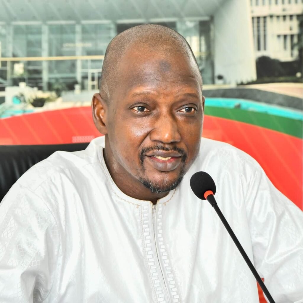 Patrimoine bâti de l’État : Yaya Abdoul Kane évoque des contrats « juridiquement caducs » devant les députés.